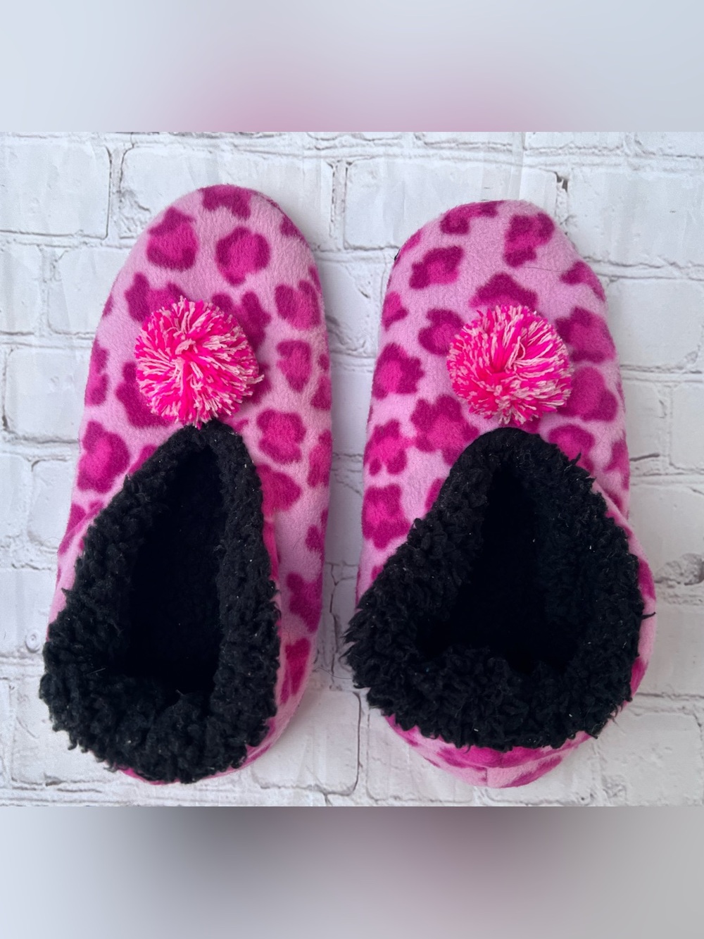 Slippers Size Medium (7-8)